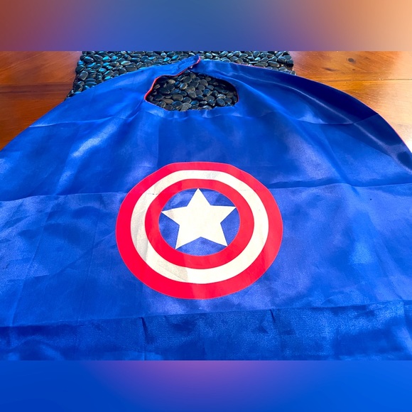 Captain America Cape - Picture 7 of 7